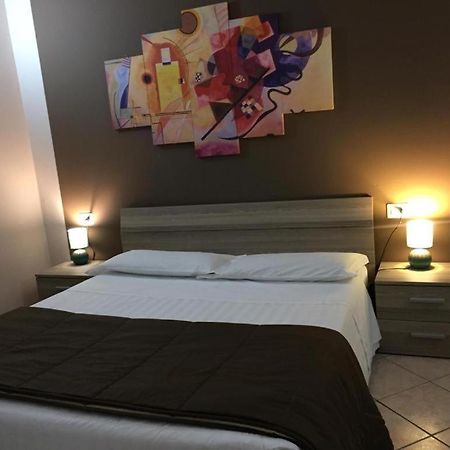 Apartamento Ded 2 Only Sleep Bagno Privato Parma Exterior foto