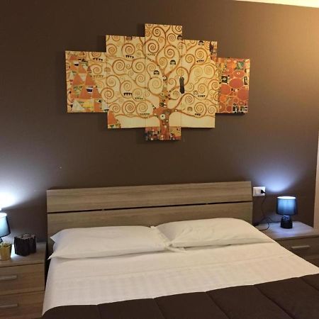 Apartamento Ded 2 Only Sleep Bagno Privato Parma Exterior foto